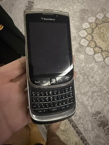 lords mobile: Blackberry Torch 9800, 4 GB, rəng - Gümüşü, Düyməli — 2