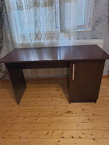 ref: Kompyuter/iş masası – materiali möhkəmdir. İcində iki rəfi var. Tünd — 1