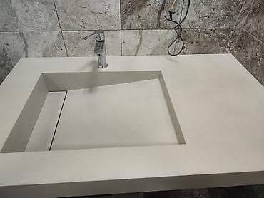 saatlar divar: Hamam otağı üçün müasir üslubda, inteqrasiya olunmuş lavabo ilə — 1