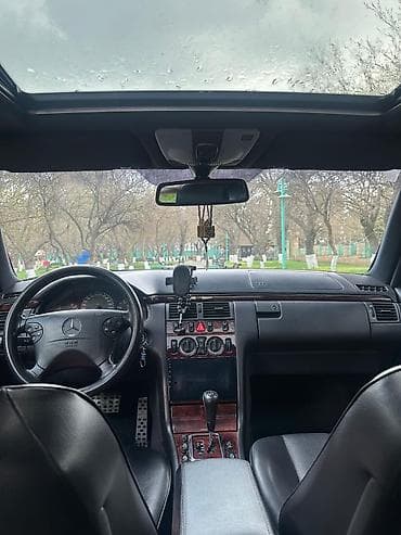 ford transit 5 1: Mercedes-Benz E-Class: 2.2 l | 1999 il Sedan — 8