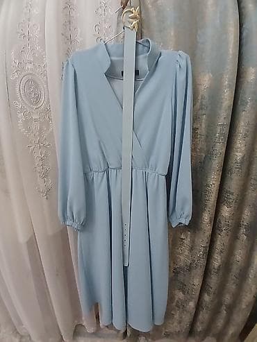 ana ve bala: Açıq mavi rəngdə zərif qadın paltarı. - Model: V formalı qatlana — 1