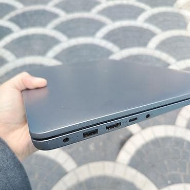 samsung note 10 satilir: 8 GB RAM 512 GB SSD (çox sürətli) 8 nüvəli prosessor Üstündə əlavə — 1