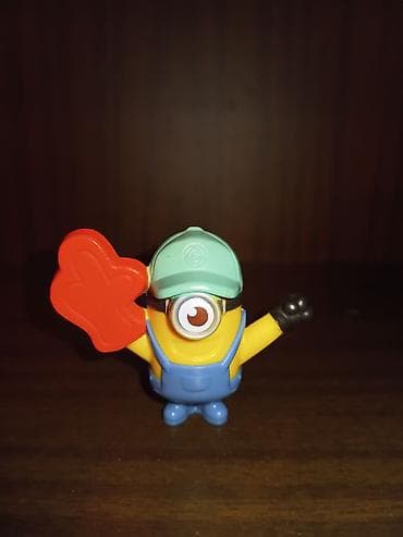 mobil oyuncaq: Minions mövzusunda kiçik kolleksiya fiquru - Dizayn: Tək gözlü Minion — 1