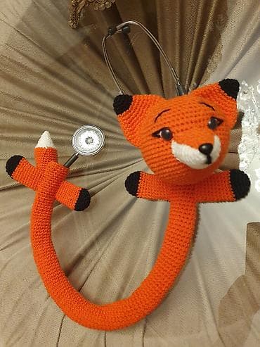 rəngli maskalar: Usaq həkim pediatr ucunfonendoskopa kecən cexol . Əl isidir . Pучная — 7