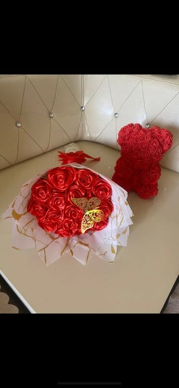 nişan xoncaları bəzədilməsi: Satilirlar endieim olub.Mişka 20m .Gul buket 20m .Gelin gul 30m — 2