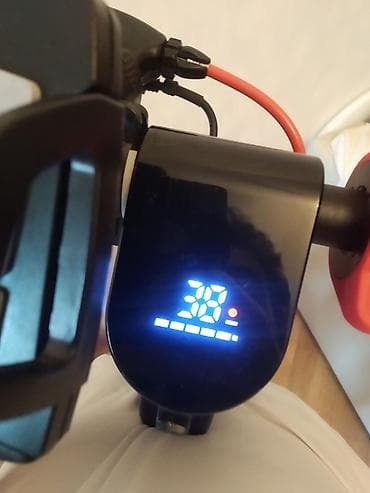 İşlənmiş Elektrik samokat 10", 351 - 500 Vt, 26 - 35 km/s, Ünvandan götürmə — 7