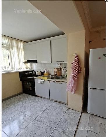 yeni emlak.az kiraye evler: Kohne Tikili Bina! 3 otag 70m2 5 / 1 mertebe Sumgayit 8 mikrayon — 2