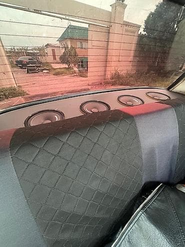 ВАЗ (ЛАДА): VAZ 2107, bənövşəyi-bordo rəng. Klassik kuzov, xrom ön barmaqlıq və — 2