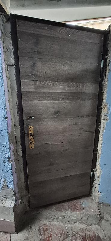 demir direy: Qalın cox qalın qapı dı eni.95.hündürlüyü.2.10.qapının arxası — 1