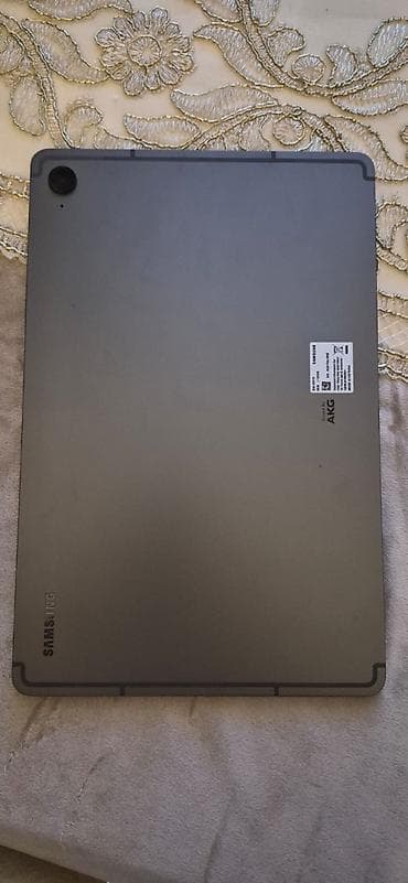samsung kohnə: Samsung S9 FE
4 ay işlənib.
Satış qiyməti-850 manat — 1