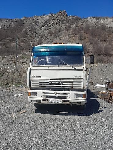 daxili kredit avtomobil: KAMAZ 360 Turbo markalı bu yük maşını ağır yüklərin daşınması üçün — 2