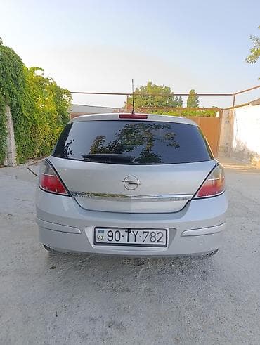 prius qapi: Opel Astra: 1.4 l | 2009 il 293000 km Hetçbek — 3