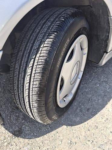 195 65 15 teker: Mercedes-Benz C-Sinif sedan, gümüş rəng. - Kuzov: 4 qapı, klassik W202 — 8