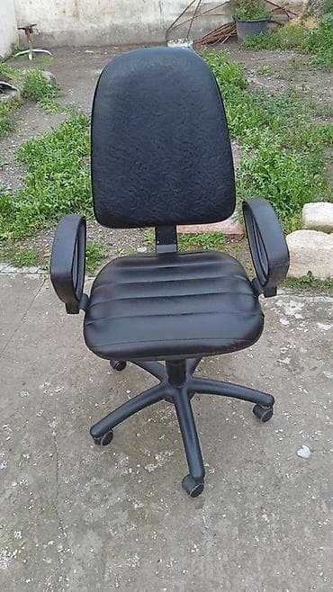 komputer kreslosu: Təkərli, Qolları tənzimlənmir, Süni dəri — 1