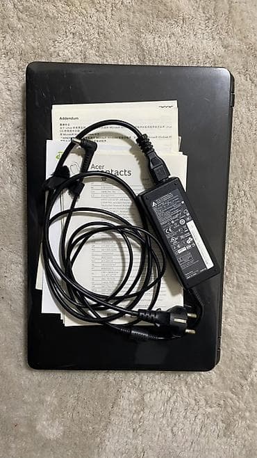 notbuk çantaları: Acer noutbuk Real alıcıya endirim olacaq Xüsusiyyətlər: - Ekran: 15.6" — 4