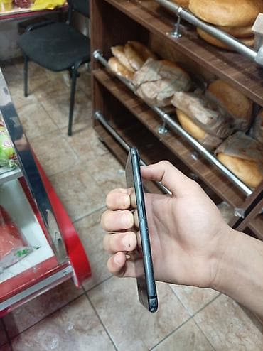 philips xenium 9@9h: IPhone 7, Qara, Barmaq izi — 3