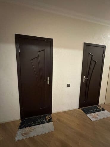 3 eded xoncali taxda qapi lazimdir: Hundurluk 2 metr hamisinda qapilar 5 ededdir. Susesiz qapilar hamam — 2