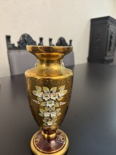 вазы из цветного стекла: Одна ваза — 1