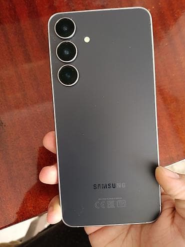 samsunq alpha: Samsung Galaxy S25 FE, Barmaq izi — 3