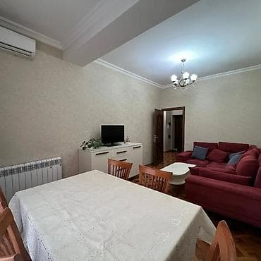 20 Yanvar metrosundan piyada 2 dəqiqəlik məsafədə yerləşən, 20