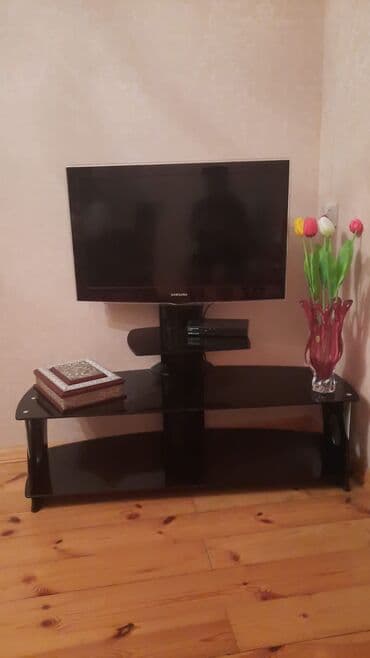 Yeni, Düz TV altlığı, Polkalı, Şüşəli, Türkiyə