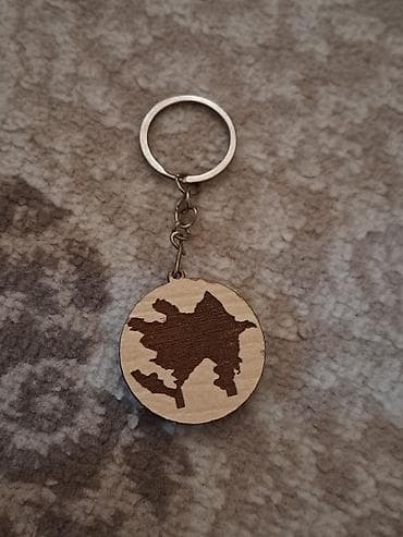 Taxta açarlıq – lazer oyma - Material: təbii ağacdan hazırlanmış