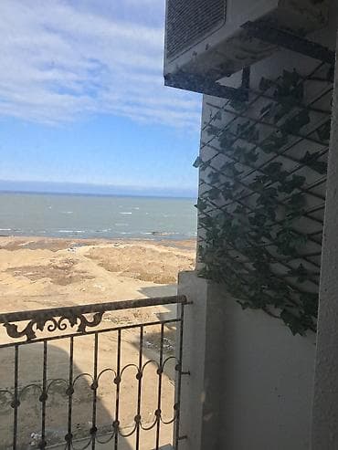 Mənzillər: Sumgayitda, dəniz kənarında 1 otaqlı studiya tipli mənzil uzun — 8