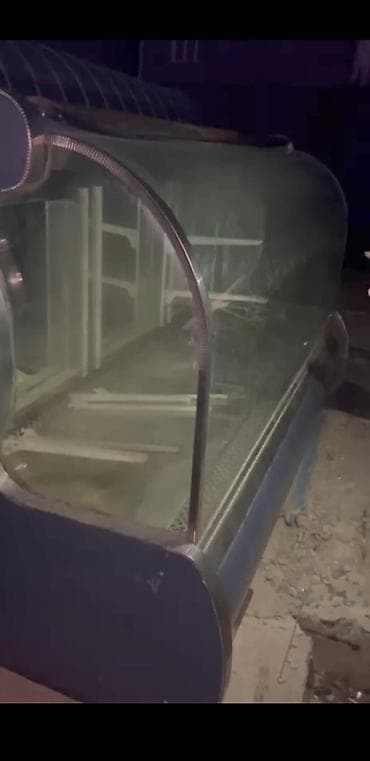 Konteynerlər: Vitrin soyuducu 3 ededdi işlək vəziyyətdə biri 250azn binə — 1