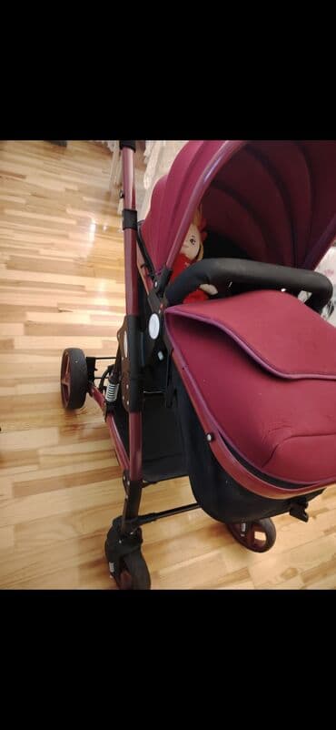 İki tutacaqlı araba, Cins: Qız, Ünvandan götürmə