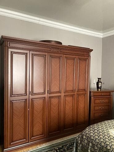 oyma aleti: Klassik üslubda yataq otağı mebeli dəsti. matras satılmır . yaxşl — 2
