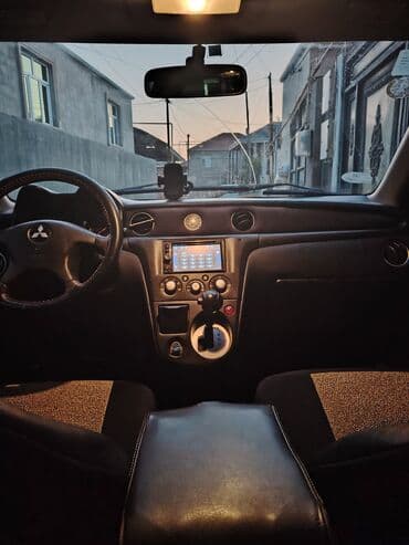 Su nəqliyyatı: Mitsubishi Airtek: 2 l | 2003 il 35000 km Universal — 3