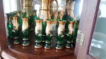 qarmaq nədir: Yaşıl-qızılı bəzəkli şüşə süfrə dəsti - Material: qalın, parlaq yaşıl — 1