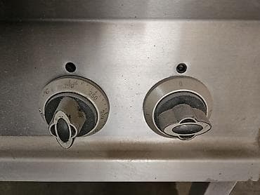 Restoran, kafe avadanlığı: Paslanmaz poladdan peşəkar elektrikli planşa (qril tavam) - Material — 2