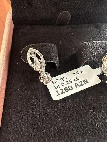583 qizilin alisi: Sırğa, Ağ qızıl, 3 g — 4