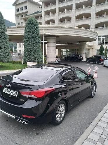 mersedes c 220: Hyundai Elantra: 1.8 l | 2014 il Sedan — 6