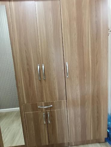 taxd: İşlənmiş, 3 qapılı, Siyirməli, Qəhvəyi, Taxta, Açılan, Düz dolab — 1