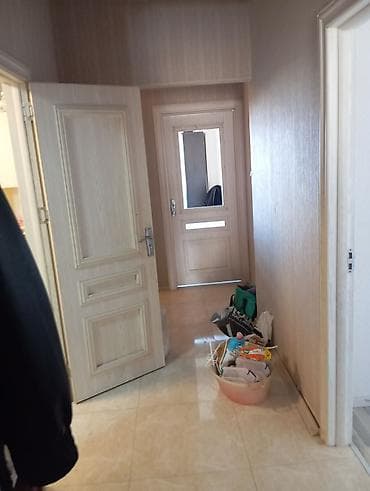 ehmedlıde kıraye evler: Təcili kirayə verilir yalniz ailə 450Azn əlaqə 0773584868 Heydər — 7