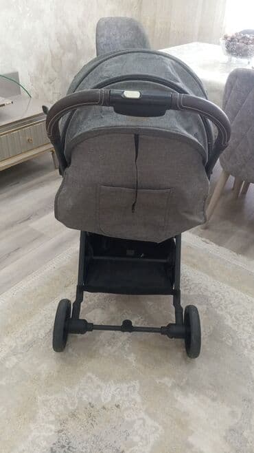 xarı bülbül nişanı: Klassik gəzinti arabası — 2