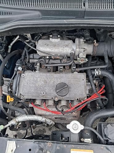 avtomobil ehtiyat hisseleri kreditle: Hyundai Getz, göy rəng, 5 qapı, hetçbek. Texniki və xüsusiyyətlər: - — 7