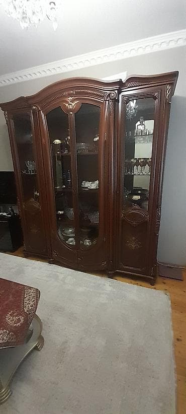 bufet: Klassik üslubda iri bufet/vitrin dolabı - Material: tünd qoz rəngli — 2