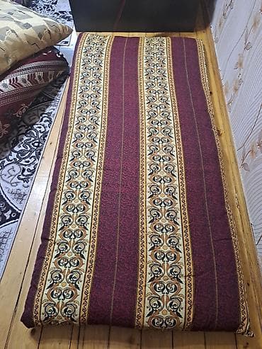 servant mebel: Taxt döşəyi 50 manat.Qalan tək döşəklər hərəsi 20 manatdır. Təbii — 5