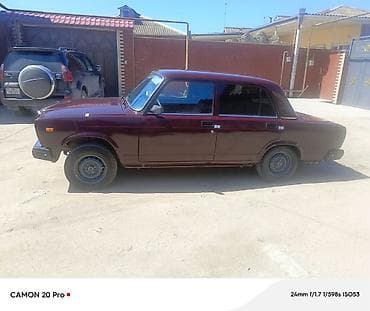 nissan sunny 2010: VAZ 2107 sedan – klassik dizaynlı, arxaötürücülü model. Rəng: tünd — 6