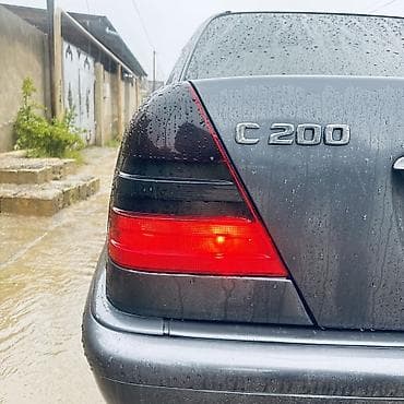 w210 arxa buferi: Mercedes-Benz 200: 2 l | 1995 il Sedan — 5