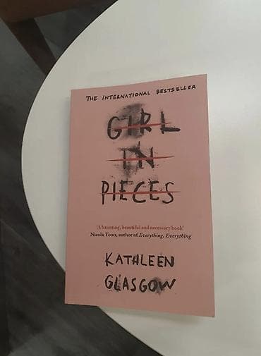 Məhsul: Kitab – “Girl in Pieces” (Kathleen Glasgow) Xüsusiyyətlər: -