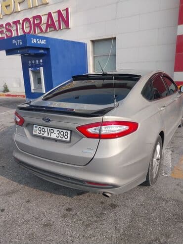модельный ряд и цены на мерседес в баку: Ford Fusion SE sedan - Kuzov: 4 qapılı sedan, gümüşü rəng - Mühərrik — 2