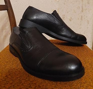 Kişi ayaqqabısı. Rəng: Qara. Ölçü: 44 İstifadə olunmayıb