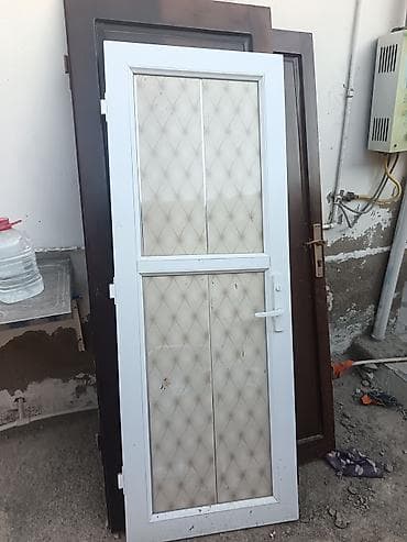 malbert qiymetleri: Plastik qapı, satılır, qiyməti razkşaq götür, ünvan Saray — 1