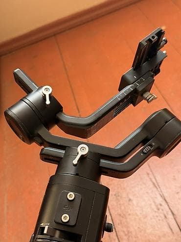 kamera gence: DJI Ronin seriyasından 3 oxlu əl gimballı stabilizator - Brend/model — 3
