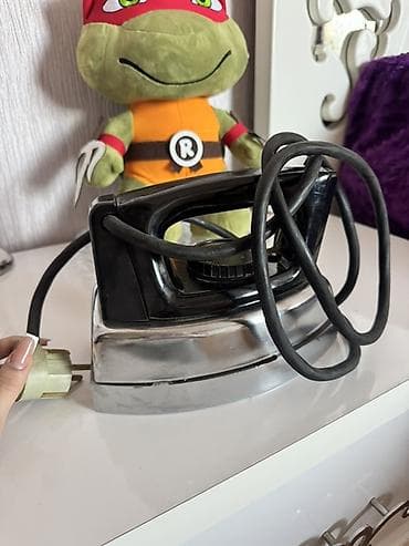 köz ütüsü: Məhsul: Sovet istehsalı elektrik ütüsü (model Y-4A – orijinal qutusu — 1