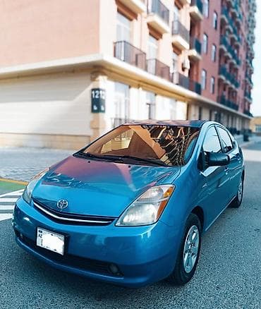 uaz satisi: Toyota Prius (2-ci nəsil) – hibrid liftbek Xüsusiyyətlər: - Rəng — 6